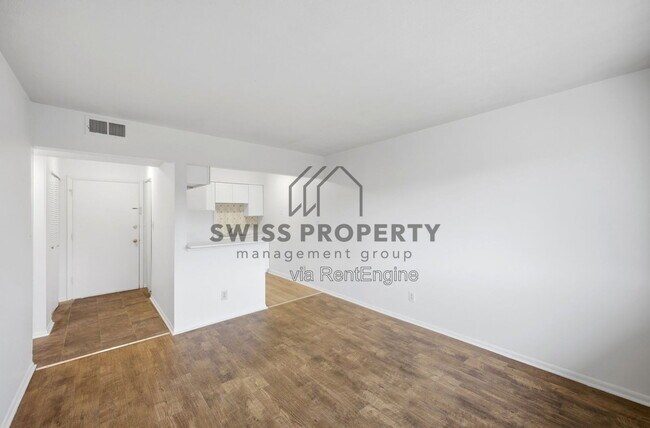 Building Photo - 544 Riverview Dr