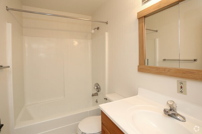 Bathroom - Hamden Ridge Apartments