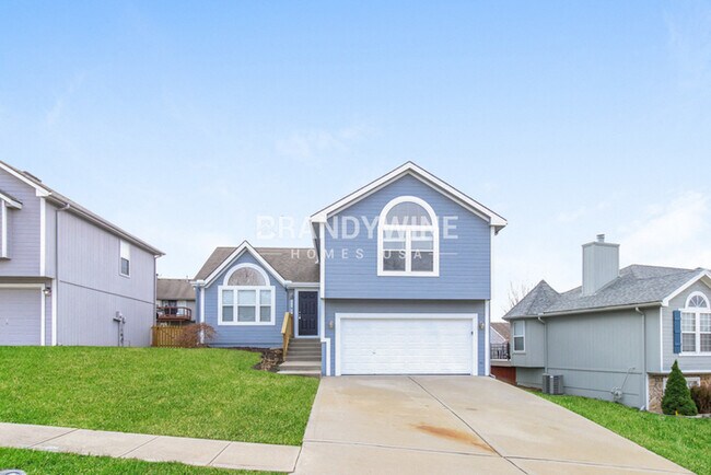 Building Photo - 1147 Blue Bird Ln