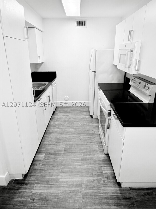 Foto del edificio - 4747 NW 97th Ct