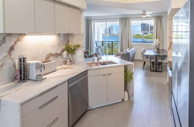 Foto del edificio - 3255 NE 184th St