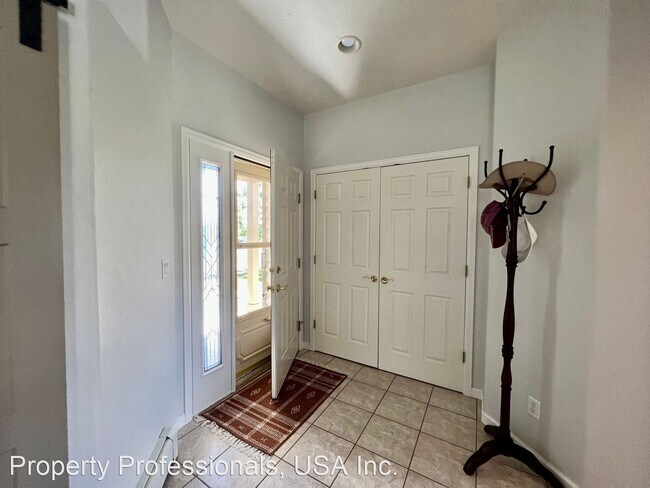 Building Photo - 3 br, 1.5 bath House - 299 Limberpine Circle