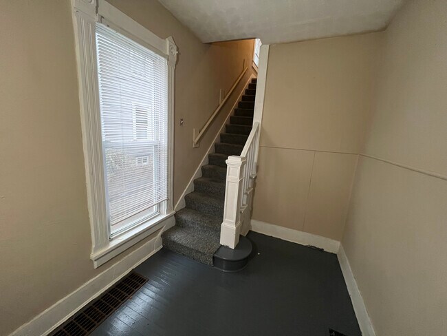 Foto del edificio - 82 Home Ave