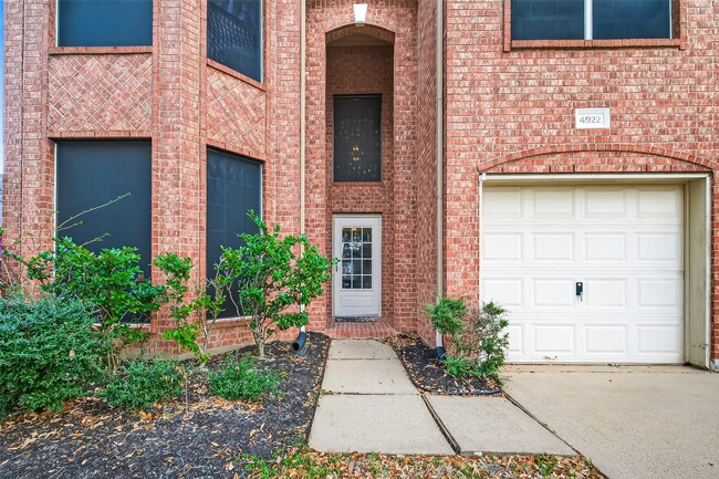 Building Photo - 4922 Beechknoll Ln