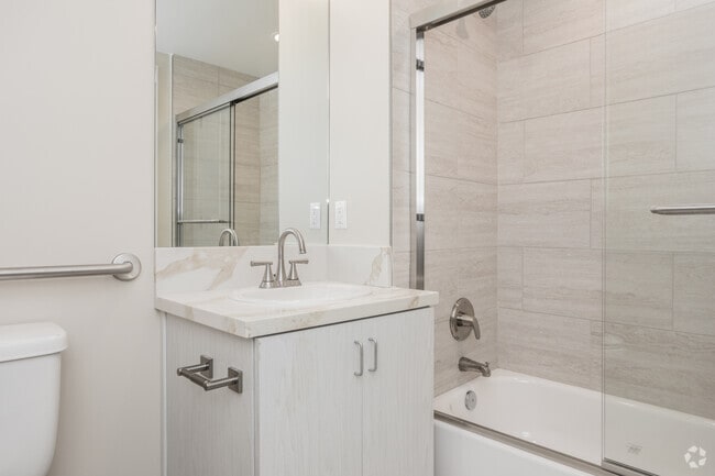 2BR, 2BA - 875 SF - Gladstone Senior Villas