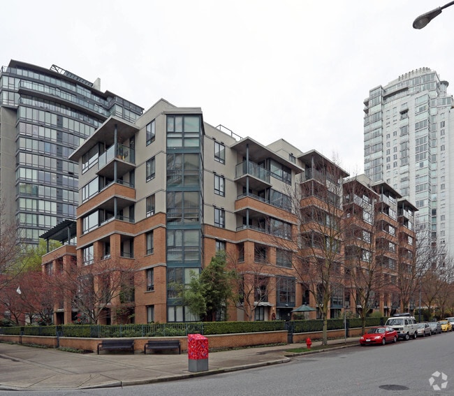 Roundhouse Co-operative