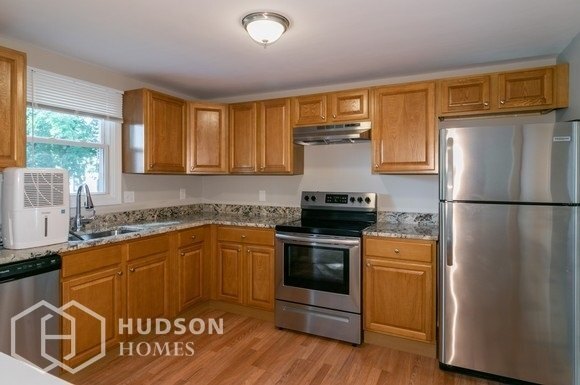 Building Photo - 15 Martin St