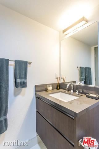 Foto del edificio - 3 br, 3 bath House - 1201 N Garbo Ln