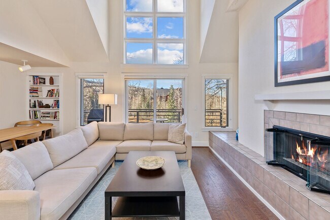 Foto del edificio - 113 Lost Creek Ln