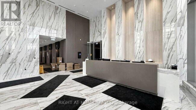 Photo du bâtiment - 448 Burnhamthorpe Rd W
