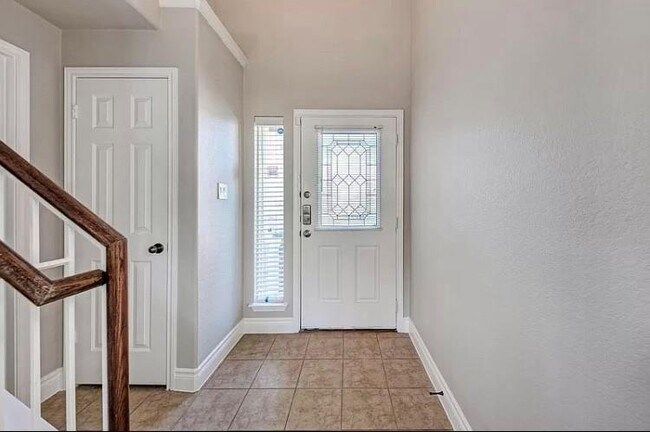 Building Photo - 8705 Blackvireo Dr