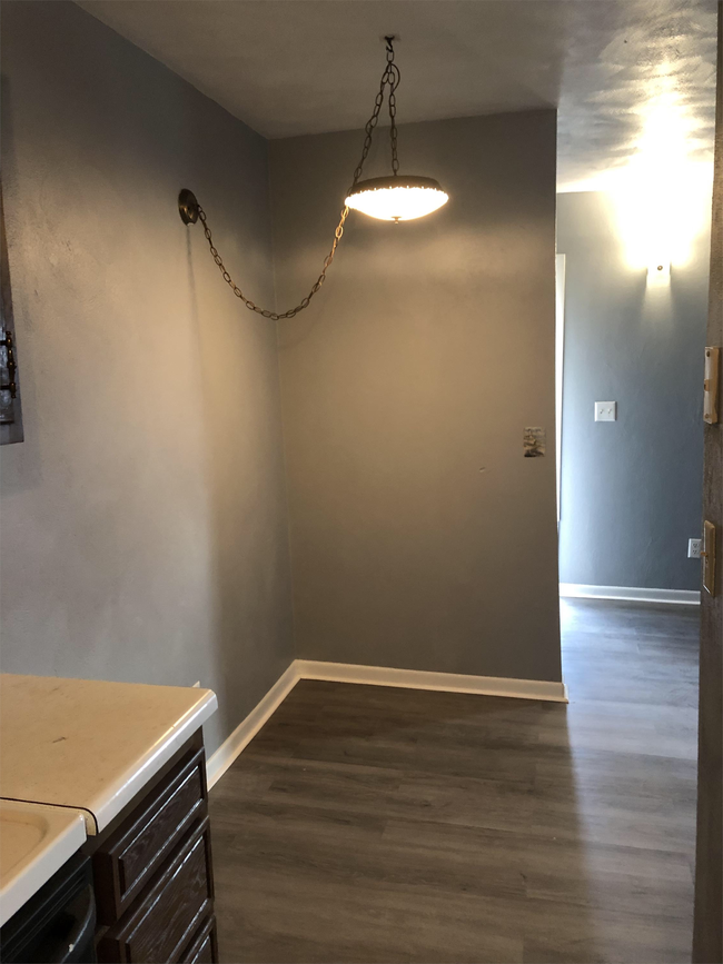 Building Photo - 5140 Russet Dr