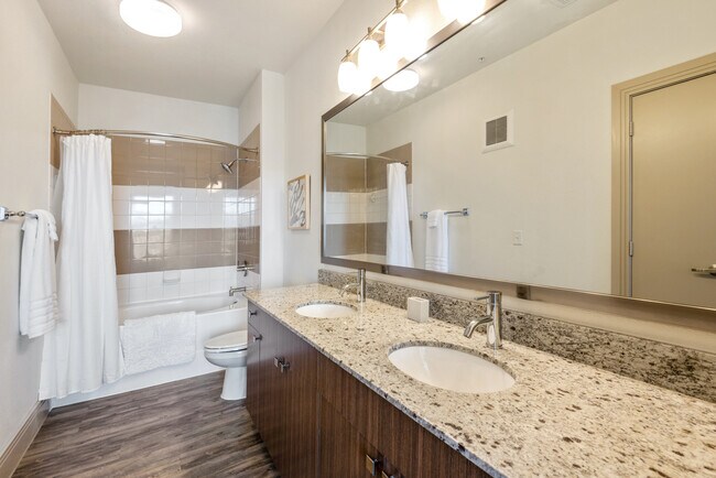 Foto del edificio - 708 Woodard Way
