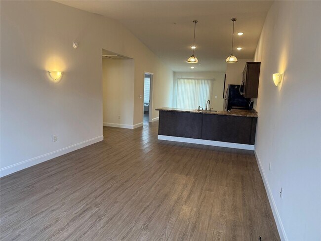 Foto del edificio - 5187 Westgate Dr