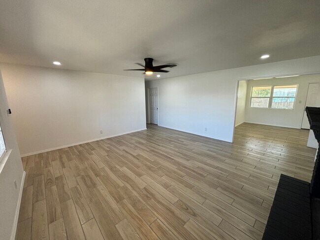 Building Photo - Remodeled 3 bed 2 bath home 1 car garage
