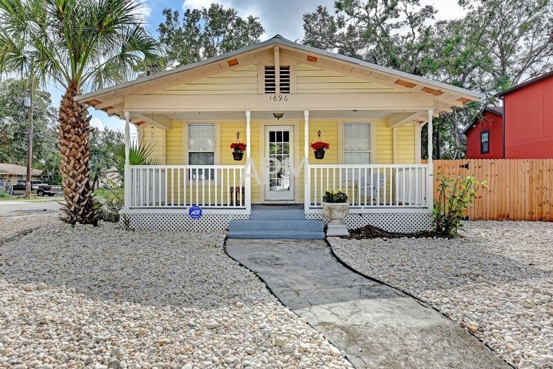 Gillespie Park Charming and Updated Cottage House Rental in Sarasota
