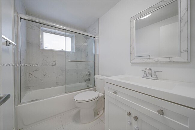 Building Photo - 621 SW 99th Pl
