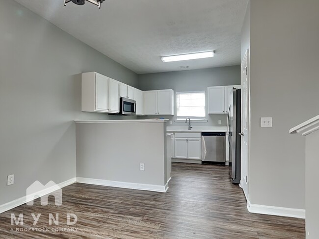 Building Photo - 4502 Parkview Square