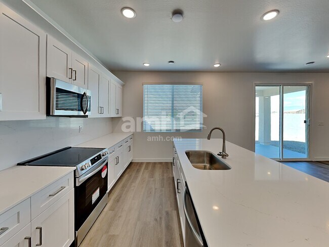 Building Photo - 12640 W Adair Dr