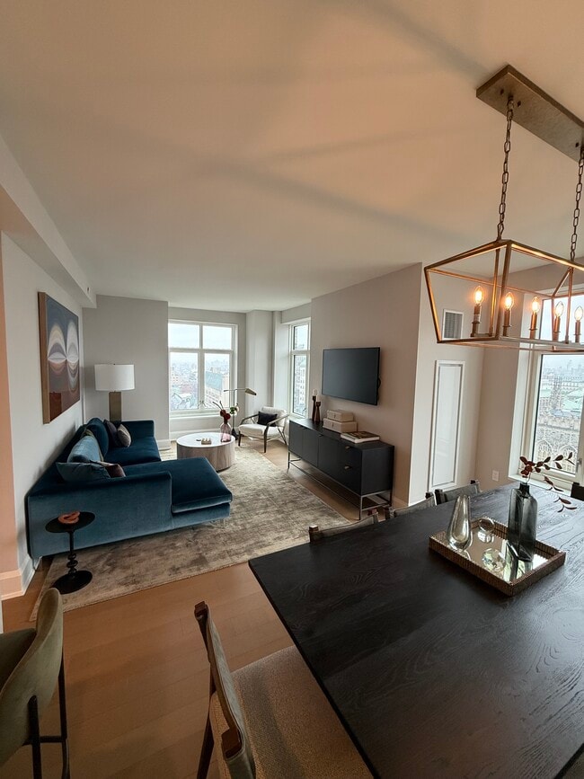 Living room - 100 Claremont Ave