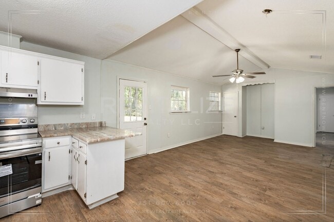 Building Photo - HALF-DEPOSIT SPECIAL! Updated 4 Bed 2 Bath Brick Home in West Mobile