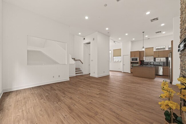 Foto del edificio - 724 Ruthven St