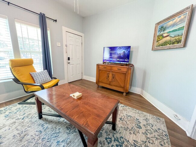 Foto del edificio - 11001 D St