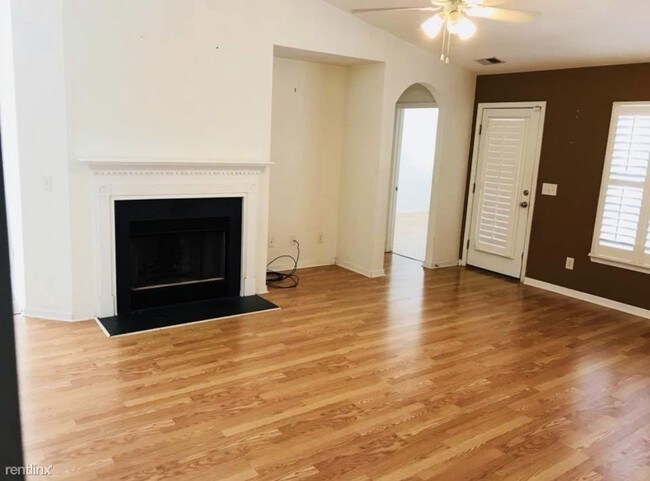 Building Photo - 3 br, 2 bath House - 135 Avondale Drive