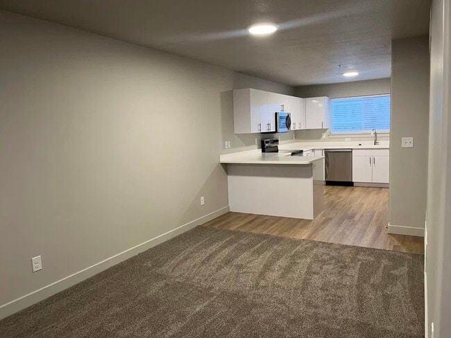 Building Photo - 1140 W 950 N