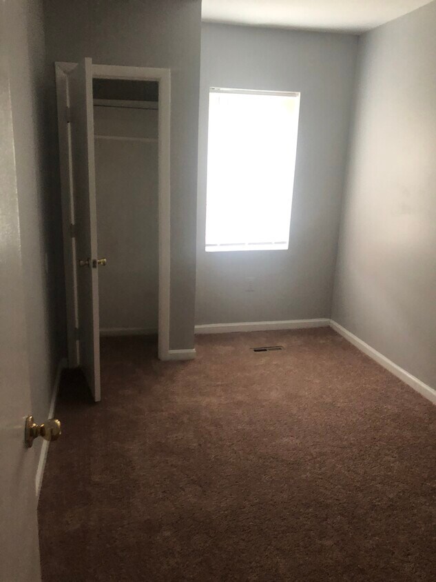 Primary Photo - 515 Parkland Pl SE