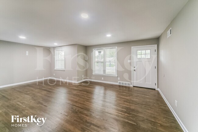 Building Photo - 1829 Downing St