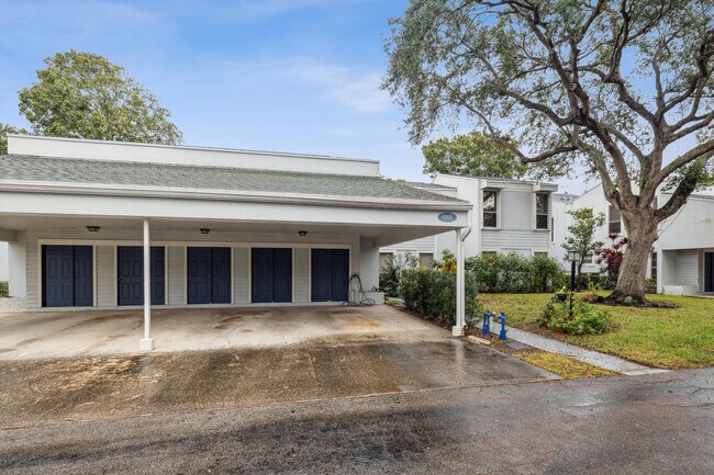 Building Photo - 6165 Old Court Rd