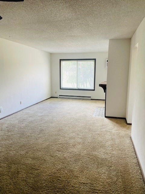 1 dormitorio con estudio y chimenea - Mardelle Apartments