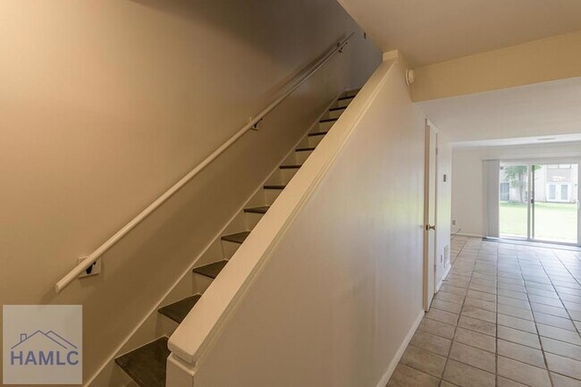 Foto del edificio - 901 Olmstead Dr