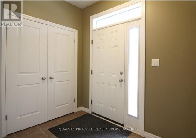 Building Photo - 112 N Centre Rd