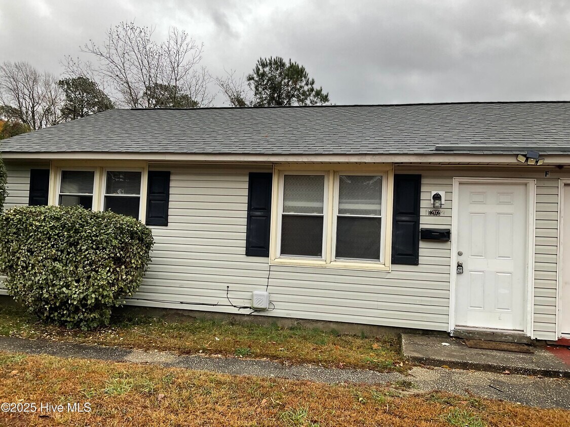 Foto principal - 1202 Davis St