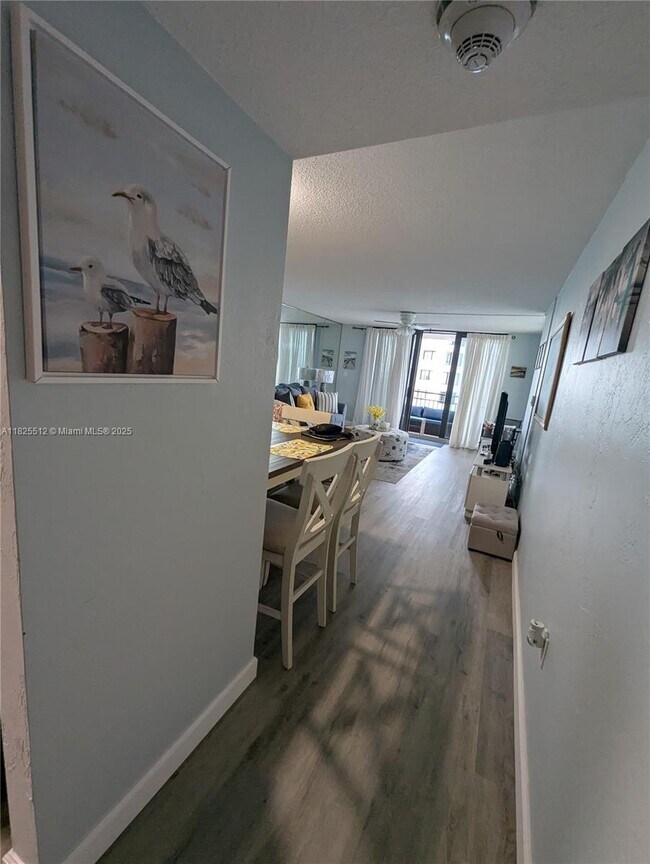 Foto del edificio - 3051 S Atlantic Ave