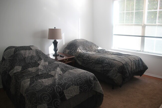 2nd bedroom - 70 Briarwood Ct