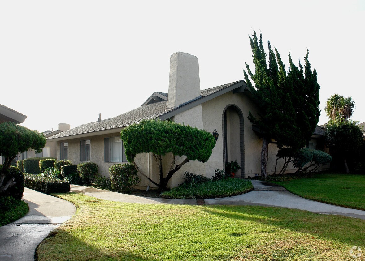 Primary Photo - 1658 W Cindy Ln