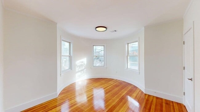 Foto del edificio - 391 Linwood Ave