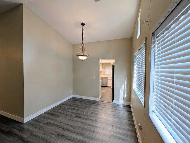 Foto del edificio - Gorgeous 4 Bed Home in South Reno