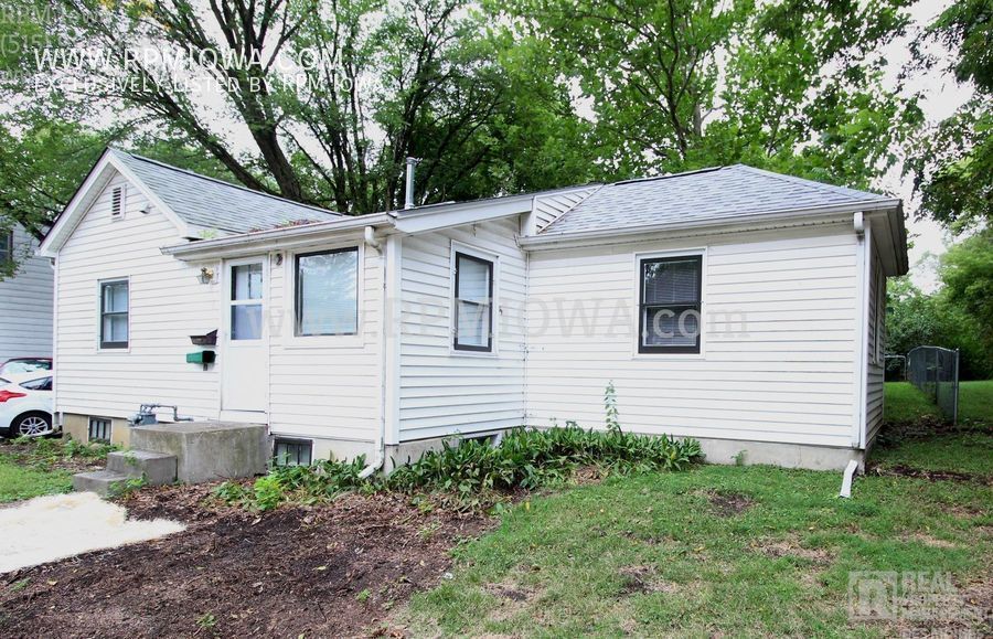 Primary Photo - CLOSE TO CAMPUS!! 2 Bedroom, 2 Bath Home i...