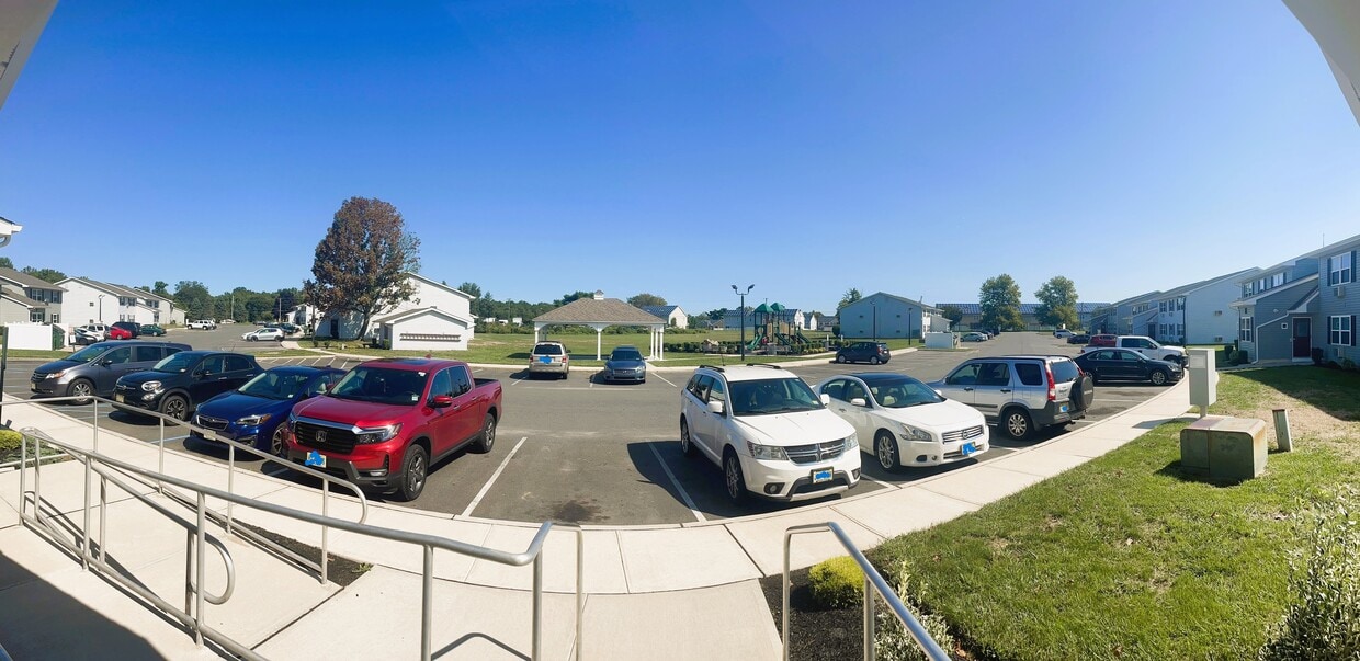 Foto del edificio - Millstream & Maplewood Apartments