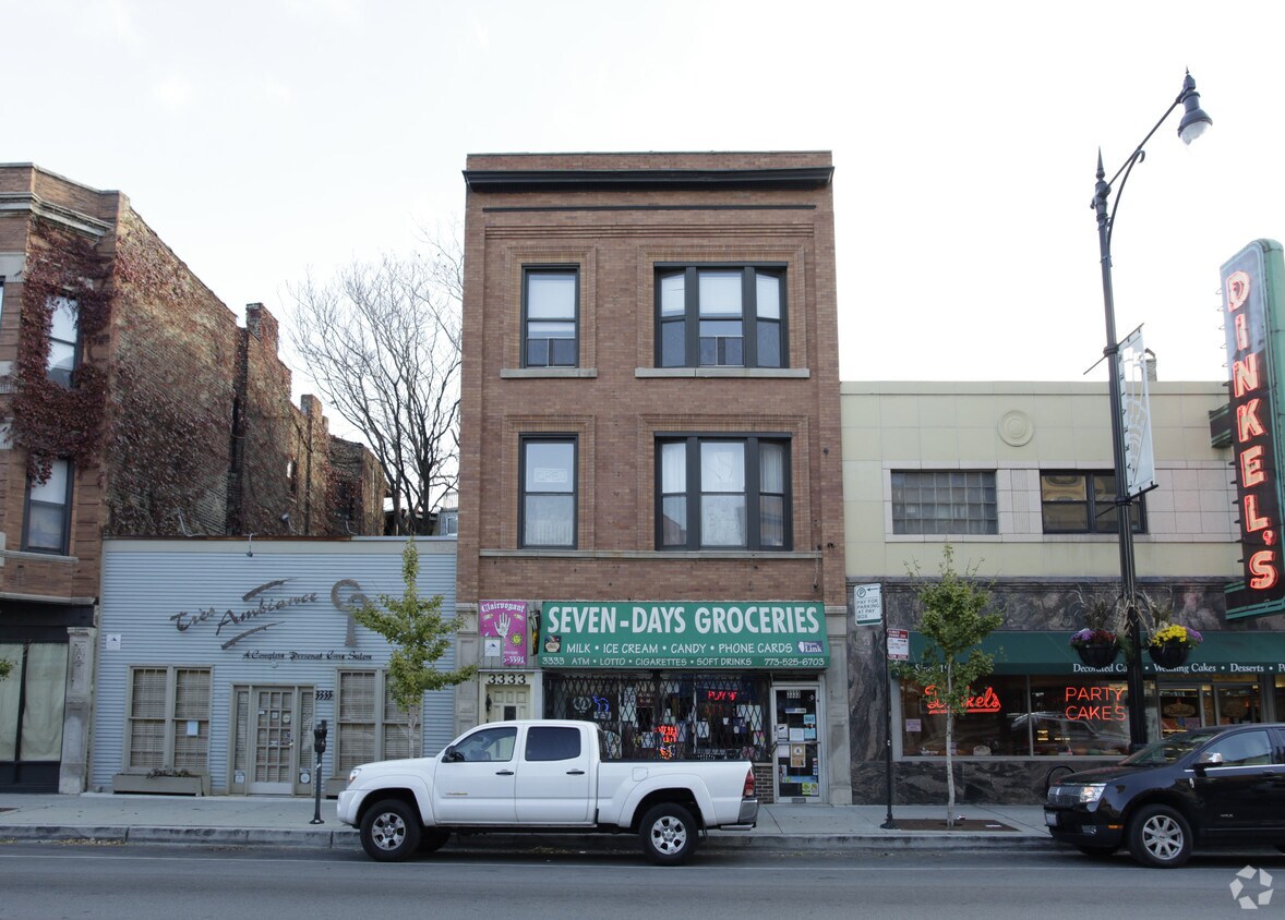 Building Photo - 3333 N Lincoln Ave