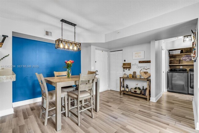 Foto del edificio - 12178 Saint Andrews Pl