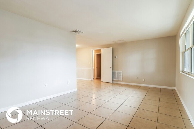 Foto del edificio - 4031 Claremont Dr