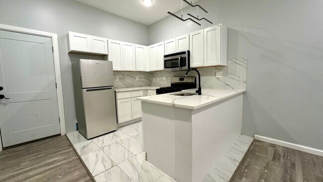 Foto del edificio - 48 S 12th St