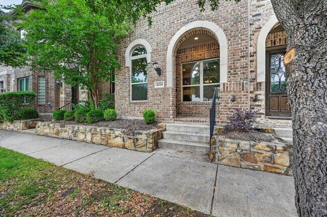 Photo - 4224 Riverside Dr Townhome