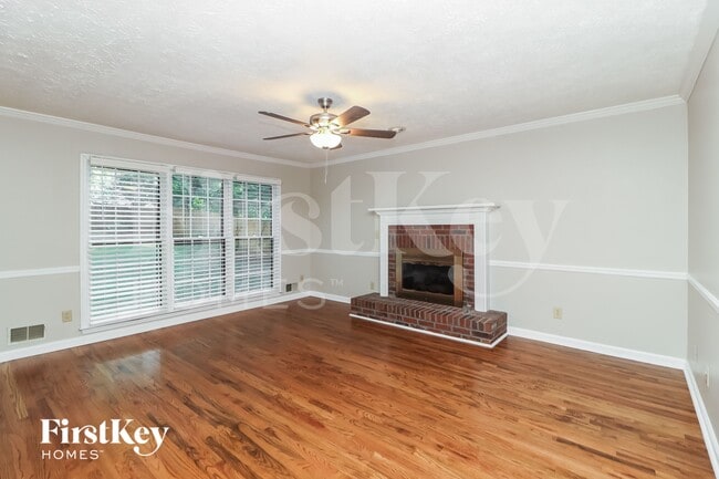 Building Photo - 205 Timber Oak Cove