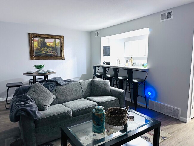 Foto del edificio - 12223 E Ford Ave
